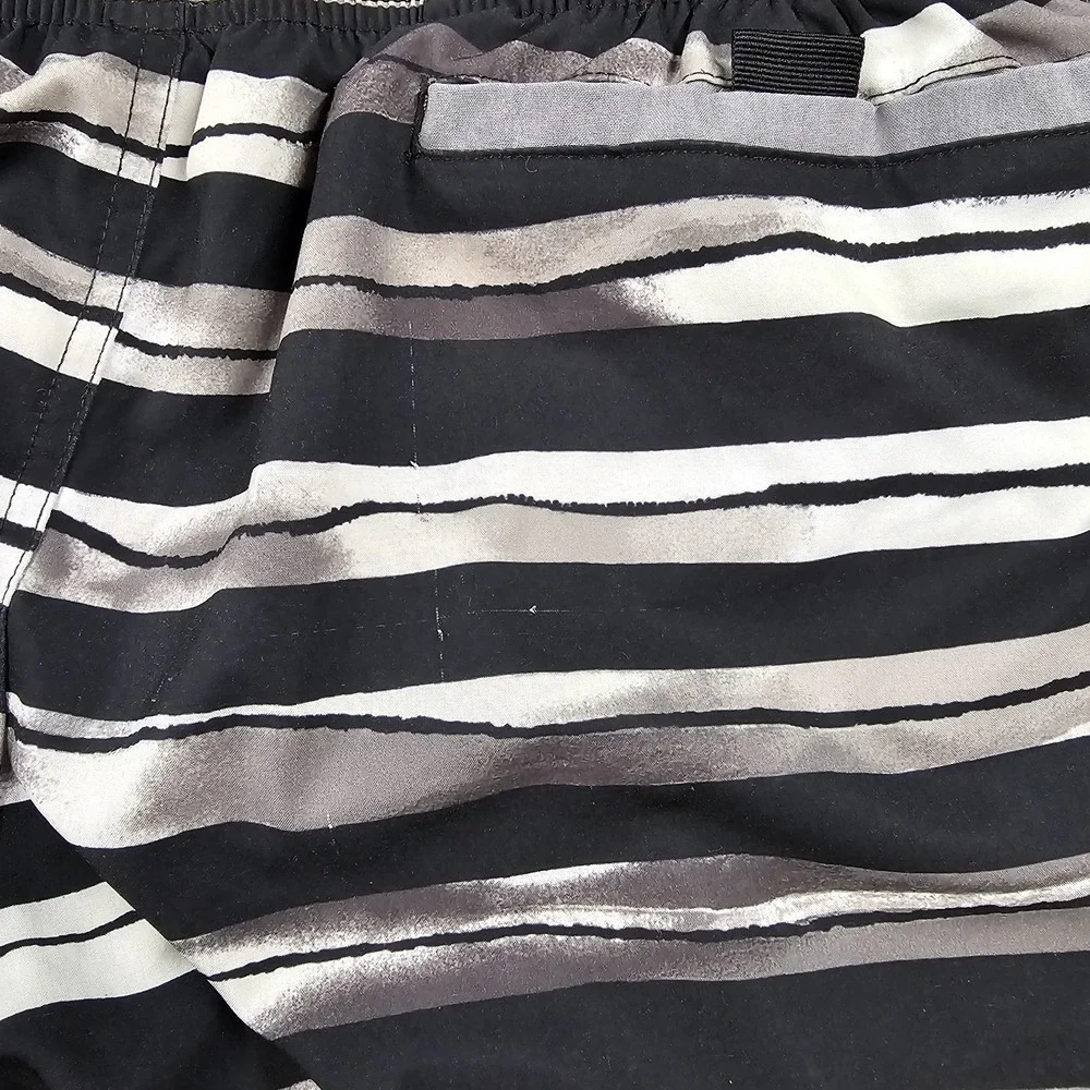 Nike Swim Trunks Shorts Men's Medium Black Gray Striped Drawstring Lined Beach